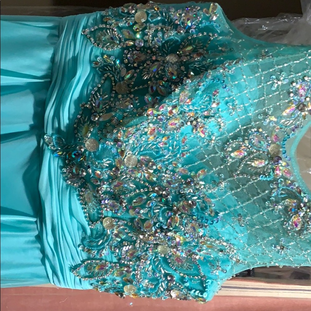 Prom dress - Picture 3 of 6